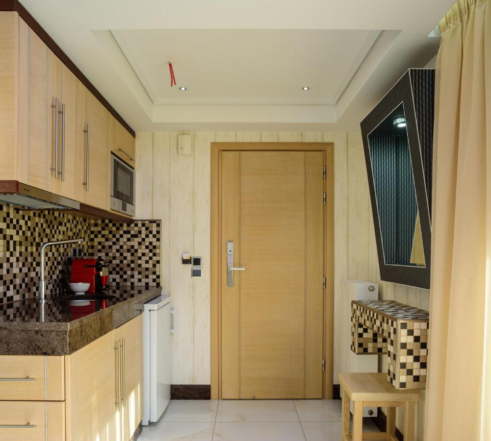 Studio Balcony